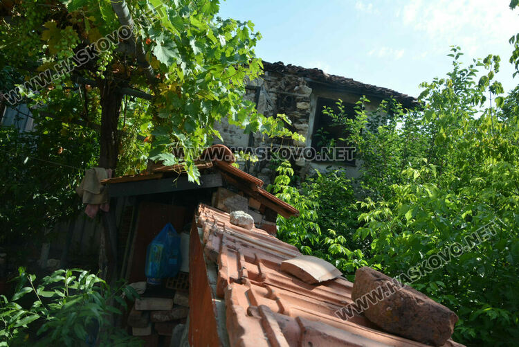 Съседи се жалват от рушаща се къща – паметник на културата