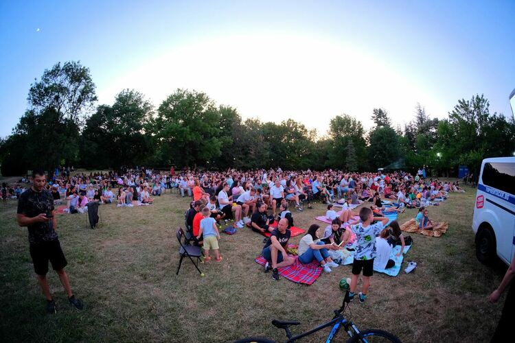 Стотици зрители гледаха биографичната спортна драма „Без крила“ на „Ямача“ 