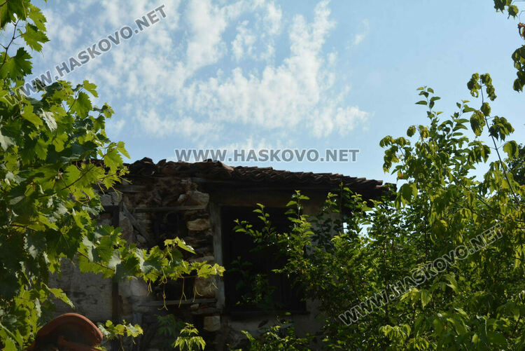 Съседи се жалват от рушаща се къща – паметник на културата