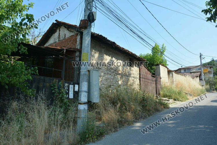 Съседи се жалват от рушаща се къща – паметник на културата