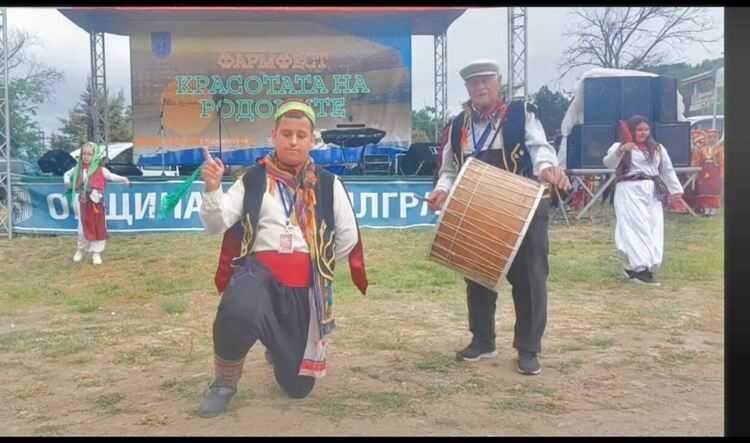 Али Ферад – човекът, който говори с тъпана