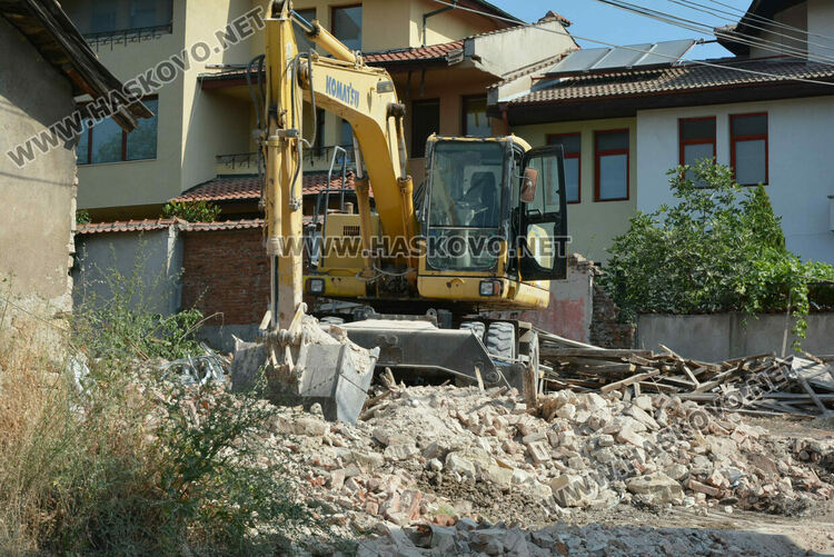 Съседи се жалват от рушаща се къща – паметник на културата