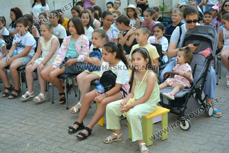 Със спектакъла на Янко Митев „Джаф и пустинята“ започна „Лято в библиотеката 2025“ 