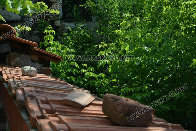 Съседи се жалват от рушаща се къща – паметник на културата