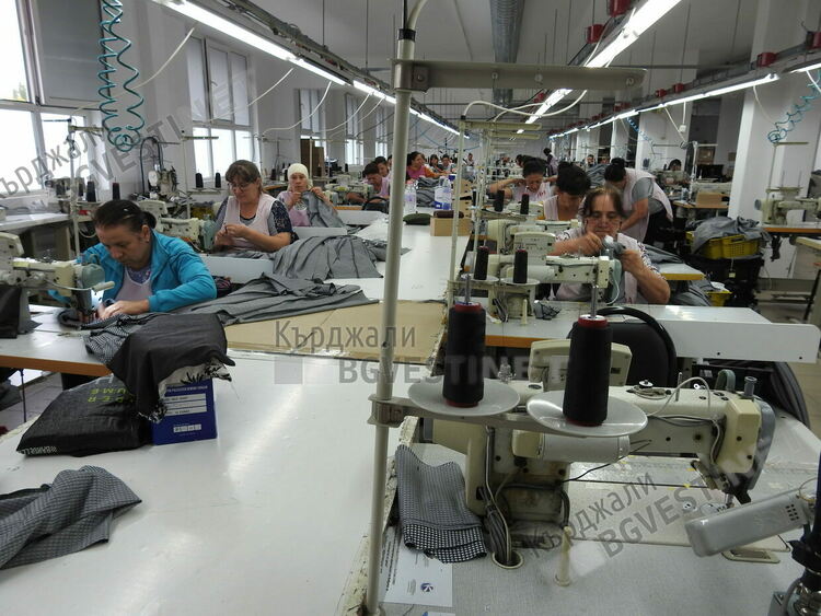 Масови фалити на шивашки фабрики в Кърджалийско, Европа отказва поръчките на ишлеме
