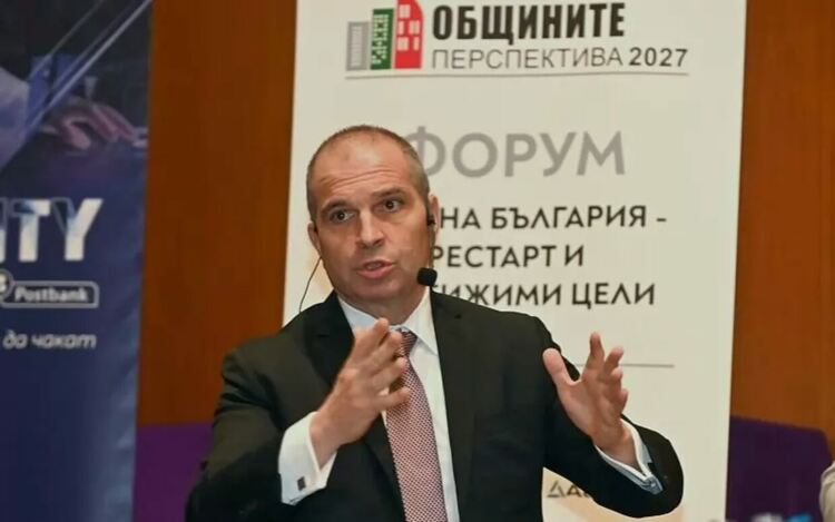 Гроздан Караджов предлага през Стара планина да бъдат изградени чрез концесии три нови жп връзки. Трасетата са Столник-Мездра, Христо Даново-Троян и преминаването през прохода „Хаинбоаз“.