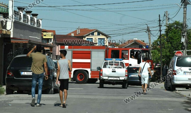Горене на боклуци в необитаема къща в Хасково вдигна на крак полицаи, пожарникари и медици
