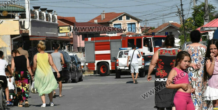 Горене на боклуци в необитаема къща в Хасково вдигна на крак полицаи, пожарникари и медици