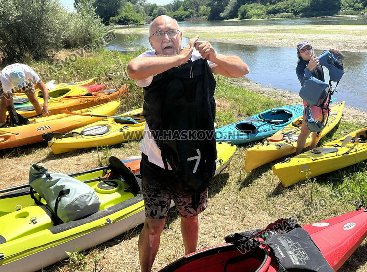 Близо 50 души стартираха във водния поход „Долна Марица - 2025“