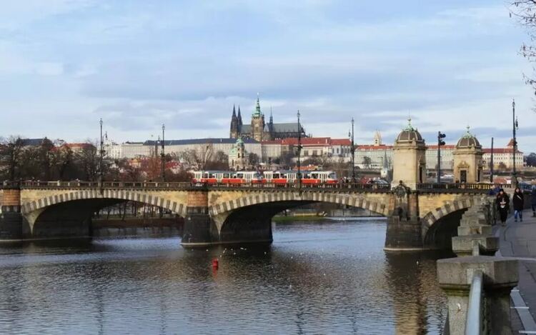 Голяма част от транспорта в Прага бе парализиран