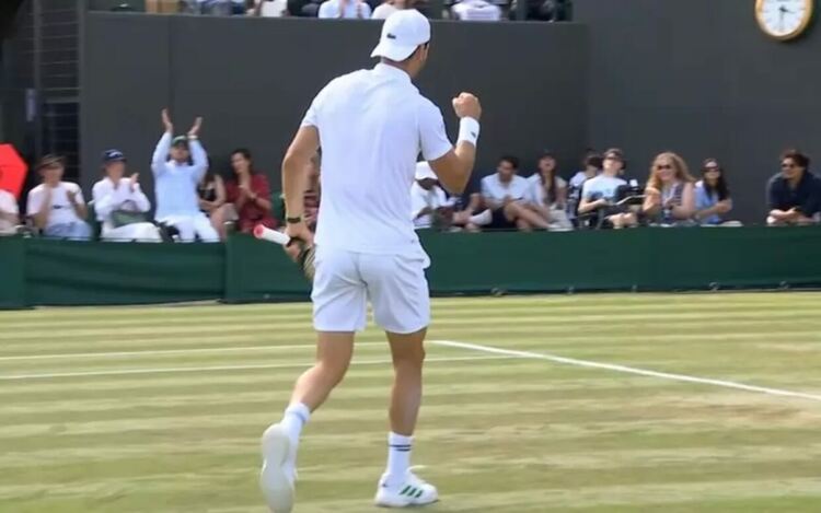 Григор Димитров е свил победоносно юмрук в битката срещу Корентен Муте.