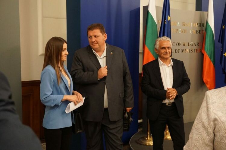 Областните управители влизат в битката за връщане на деца, отпаднали от училище“