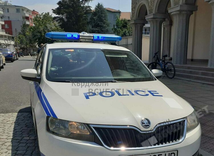 Жени се бият на улица в Кърджали, други шофират нерегистрирани автомобили