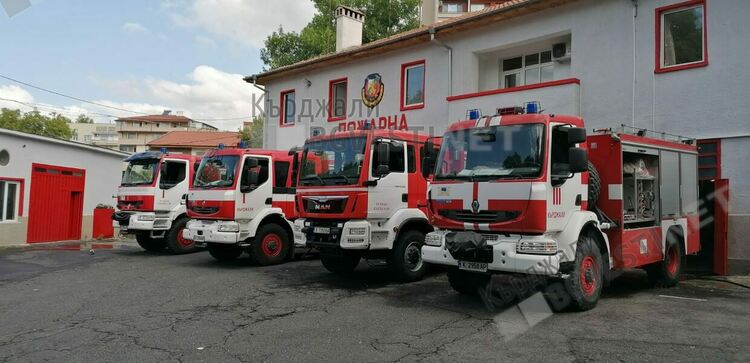 Пожар горя в апартамент в Кърджали