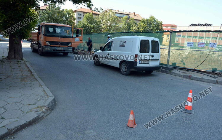 ВиК авария предизвика теч в изкоп на строеж