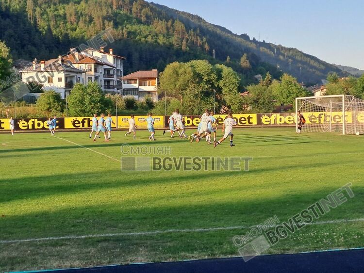 Теодор Стефанов с победа в дебюта си като старши треньор на "Родопа"
