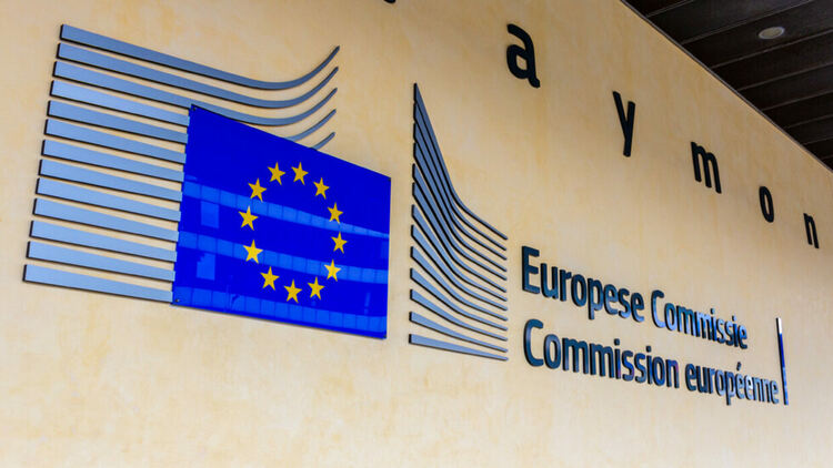 Европарламентът обсъжда вот на недоверие срещу Европейската комисия