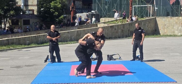 Над 300 гости наблюдаваха демонстрации на Главна дирекция „Охрана“ при извънредни ситуации в Пампорово 