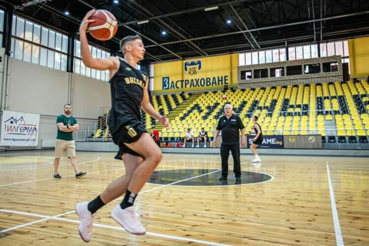Националният отбор на България по баскетбол за момчета до 16 години избра Перник за своята подготовка за Европейското първенство