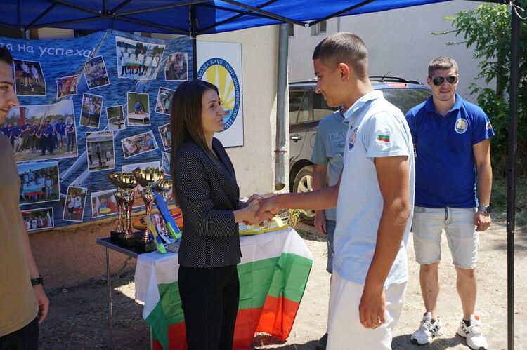 Посрещнаха световния шампион по корабомоделен спорт Пламен Георгиев