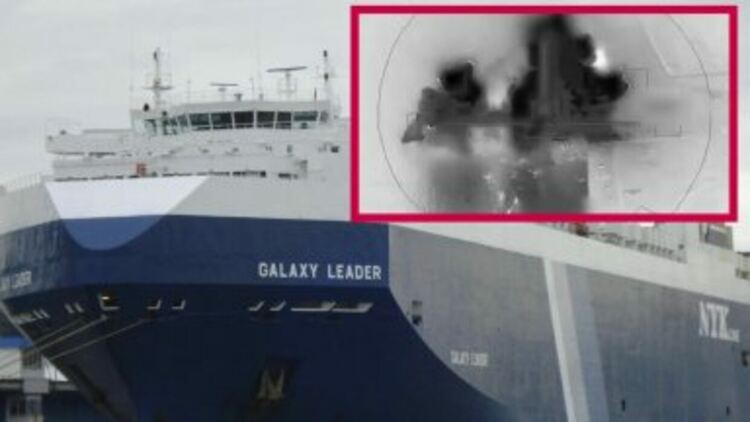 Израелската бойна авиация унищожи кораба „Галакси лийдър“ 