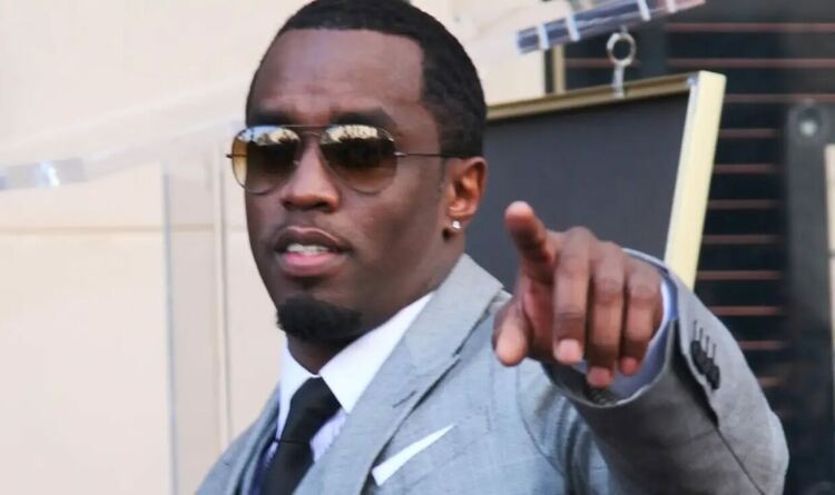 Шон „Диди“ Комбс беше посрещнат с аплодисменти от съкилийниците си