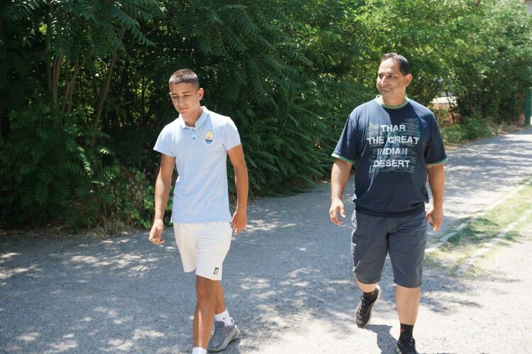 Посрещнаха световния шампион по корабомоделен спорт Пламен Георгиев