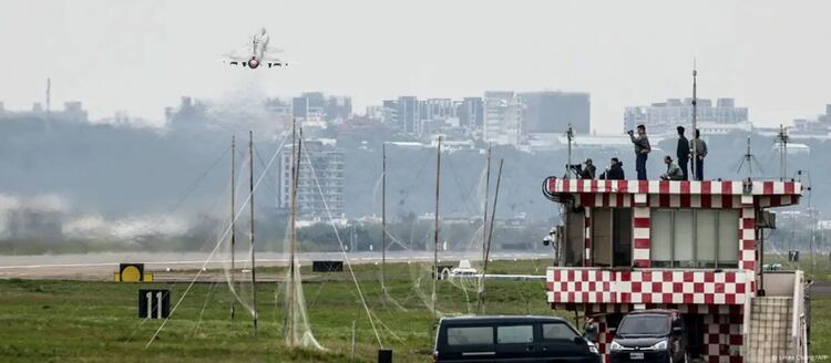 Тайван е под постоянна заплаха от Китайската народна република, която не се отказва от претенциите си към острова