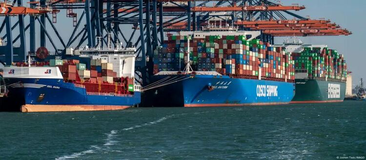 В случай на война с Русия пристанище Ротердам ще играе важна роля