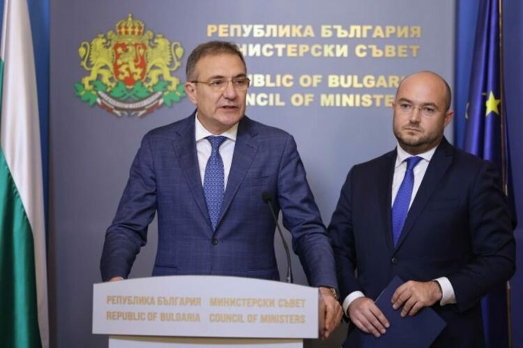 Министрите на социалната политика и правосъдието Борислав Гуцанов и Георги Георгиев.