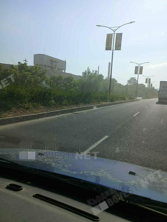 Кърджалийци сигнализират: Вятърът носи прах над града от площадката на „Хармони 2012”