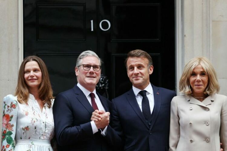 Британският премиер Киър Стармър и френският президент Еманюел Макрон обявиха, че ще засилят военното си сътрудничество