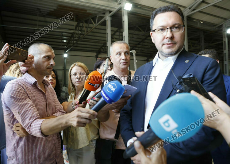 Мъж и жена са задържани за нелегалната фабрика за цигари край Момково, издирват още четирима