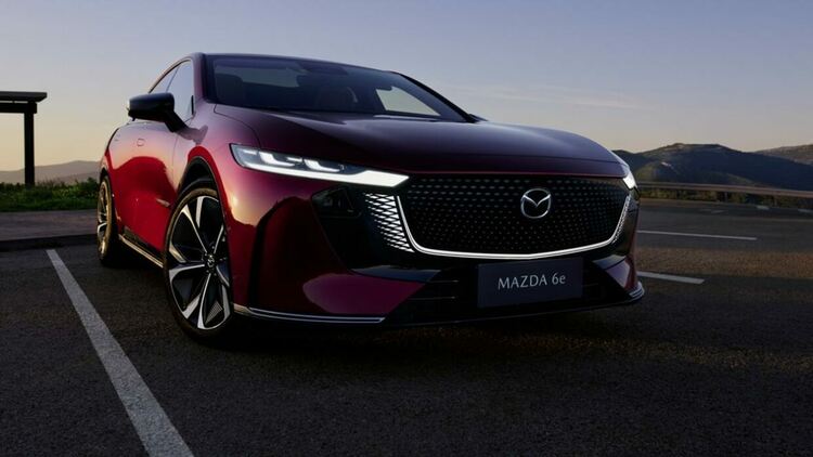 Новата Mazda 6е идва на ток и сериозни цени