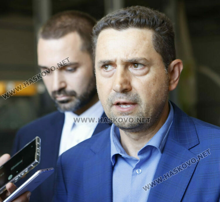 Мъж и жена са задържани за нелегалната фабрика за цигари край Момково, издирват още четирима