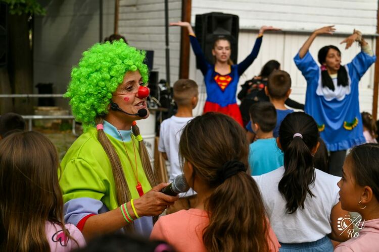 Десетки деца се включиха в забавленията, организирани от Община Перник и Общинския младежки дом