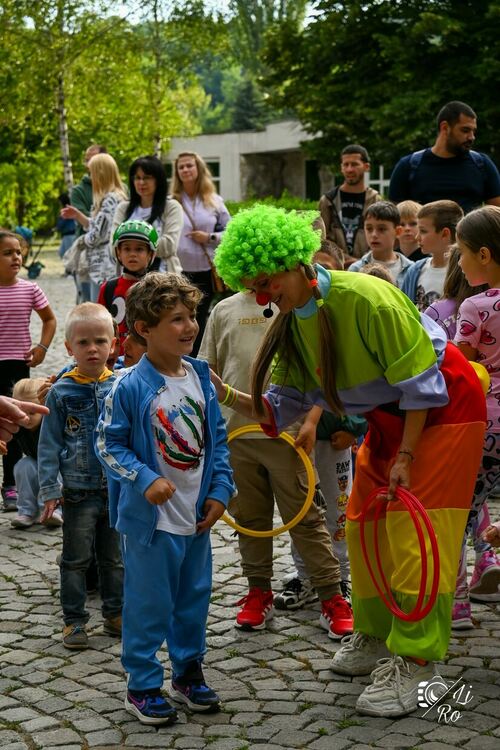 Десетки деца се включиха в забавленията, организирани от Община Перник и Общинския младежки дом