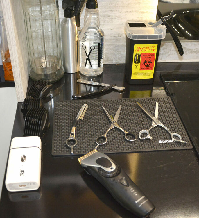 Качество и професионализъм очакват клиентите на „Barber Х“ в Хасково