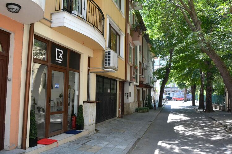 Качество и професионализъм очакват клиентите на „Barber Х“ в Хасково