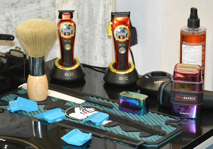 Качество и професионализъм очакват клиентите на „Barber Х“ в Хасково