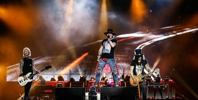 10 дни до концерта на Guns N' Roses на стадион „Васил Левски“ в София