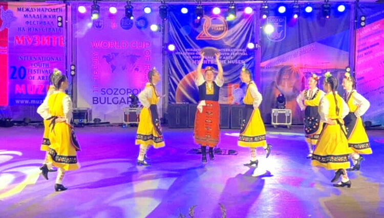 "Войводовче" и "Воеводска китка" с плакети от Международен фест