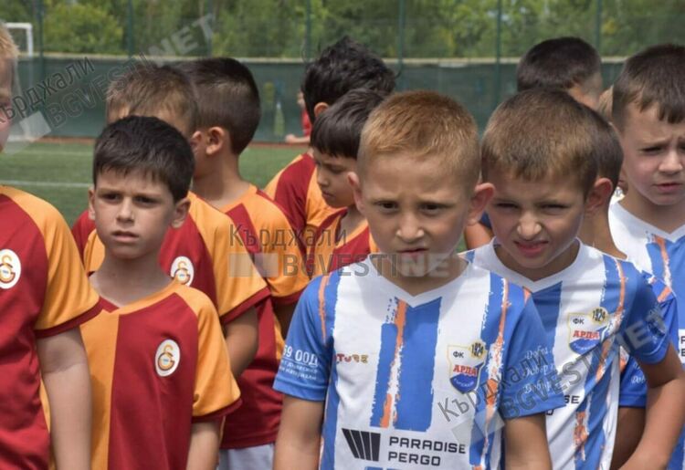 Децата на футболна академия "Арда 1924" записаха осем победи от осем мача в турнир в Одрин
