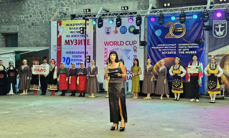 "Войводовче" и "Воеводска китка" с плакети от Международен фест