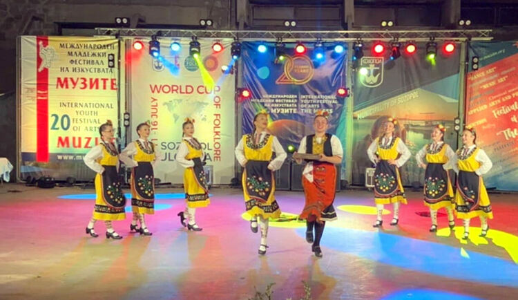 "Войводовче" и "Воеводска китка" с плакети от Международен фест