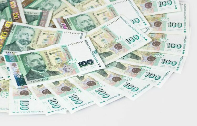 Хванаха фалшива банкнота от 100 лева.