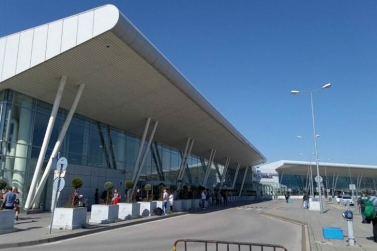 От днес започва да се движи нощният автобус до летище „Васил Левски“