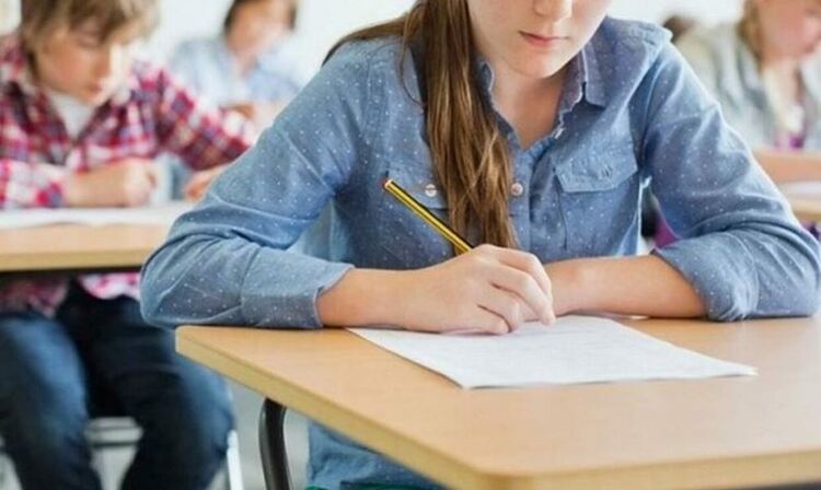 МОН публикува първото класиране за прием в осми клас