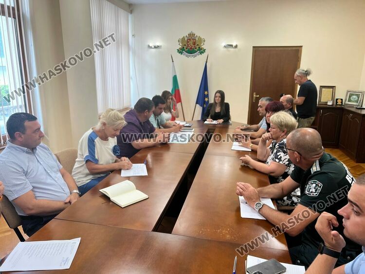 Започват засилени проверки на стари микробуси и нелегални тържища за животни