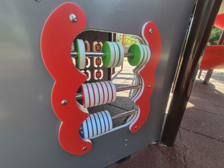 С нова и модерна детска площадка се сдобиха децата в Димитровград